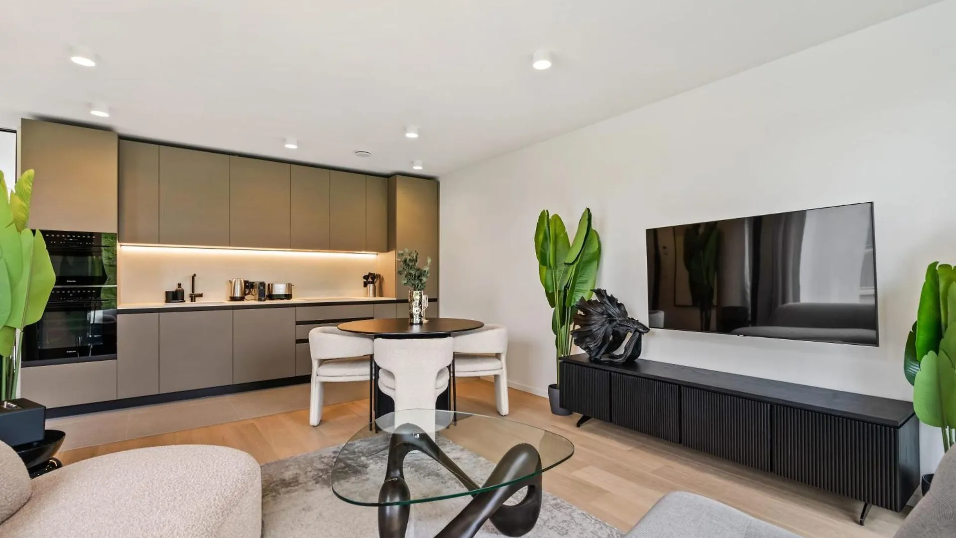 Luxury Downtown Apartment With Modern Amenities 룩셈부르크